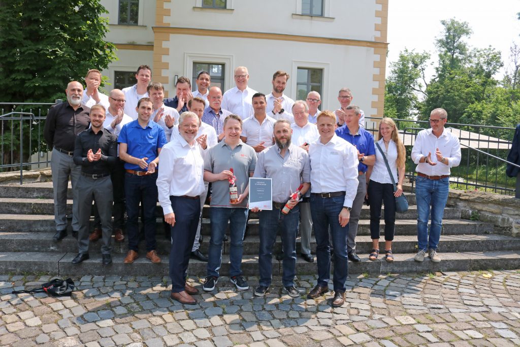 EasyGates Direct receiving the Growth Award at the ASO Safety Solutions event in Lippstadt, Germany.